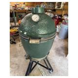 Big Green Egg Smoker / BBQ, Manual & Acc.