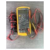 Fluke 88 Multimeter, Pin & Clamp Probes