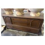 Antique Dresser 60'x22'x29'