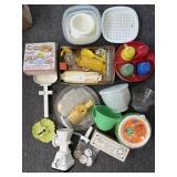 Vintage Plastic Kitchenware : Tupperware