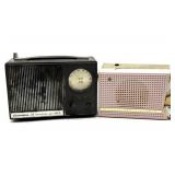 Vintage Pink Hitachi Transistor 6 Radio with Case