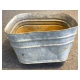 Vintage Galvanized Metal Wash Tub 22' x 19' x