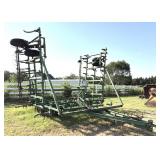 John Deere E1000 Field Cultivator - 32 Foot
