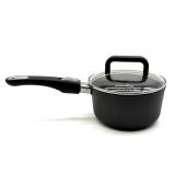 Pampered Chef Sauce Pot with Lid - 7.5' x 4'