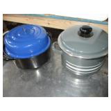 lidded pots .