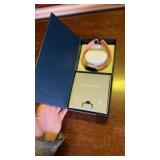 Fitbit versa (no charger)