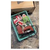 Staple gun and staples