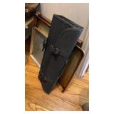 Roasting pans, handled trays