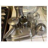 Metal kitchen ware lot