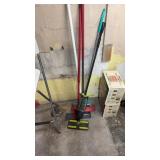 Swiffer style cleaning tools