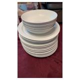 Dinner plates / bowls