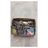 Staple guns and staples