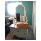 Vintage Dresser w Mirror