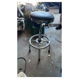 Swivel top stool