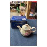 Mini teapot Sadler