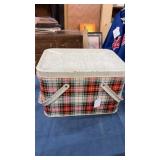 Metal picnic basket