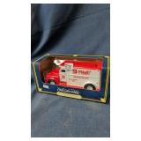 1:32 Ertl Collectibles 1959 GMC Armored Truck