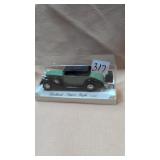 Solido 1:43 1937 Packard Super-Eight convertible