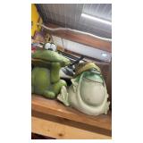 Decorative garden frogs