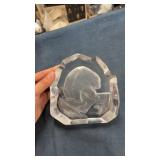 Polar bear paperweight