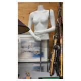 Mannequin top
