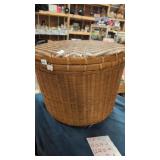 Lidded wicker basket