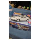 1:25 scale model kit 2005 Cadillac Escalade