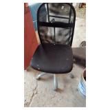 Rolling office chair