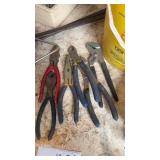 Pliers