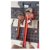 Pipe wrench