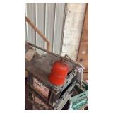 Pneumatic oil can