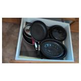 Roasting pans and frying pans