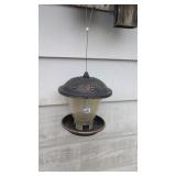 Bird feeder