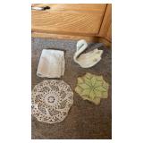 Ceramic swan & doilies