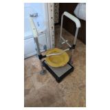Toilet support / stool and toilet bowl