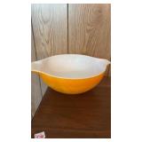 Pyrex daisy cinderella bowl