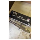 Valve spring compressor