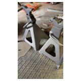 Jack stands