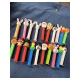 Holiday pez dispensers