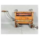 Vintage Universal Clothes Wringer 381E