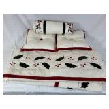 Noble Excellence Holly Berry Quilt Set