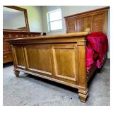 Wood Panel Queen Bed Frame With Headboard and Foot