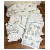 White Quilted Bedspread with Appliquï¿½