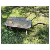 Metal Wheelbarrow with Single Pneumatic Wheel