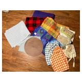 Linens Blankets Placemats and Aprons