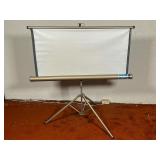 Radiant Deluxe Meteor Beaded Tripod Projector Scre