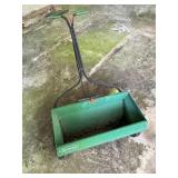 Scotts PF-2 Push Broadcast Spreader