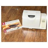 West Bend Baker's Choice Plus Breadmaker, Mini-Loa