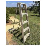 Wooden Step Ladder with Four Treads