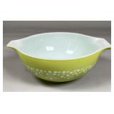 Pyrex Green Daisy 2.5 Qt Mixing Bowl